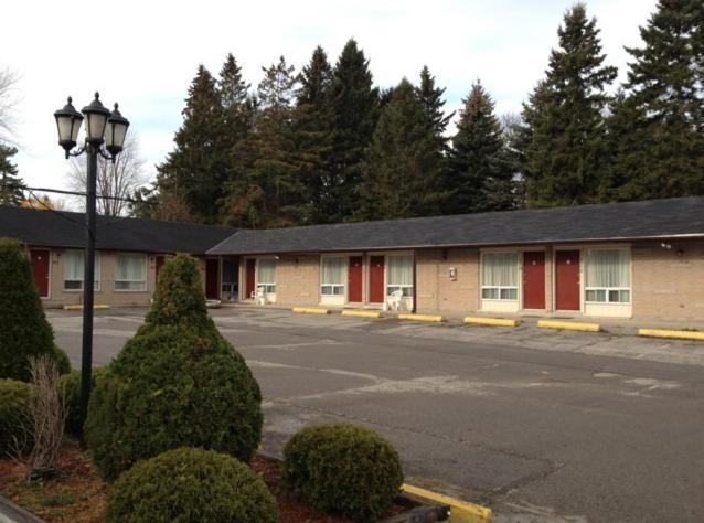 Lotus Motel Cobourg Exteriör bild
